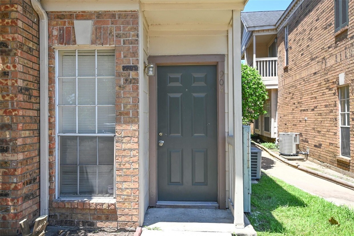 Two Bedroom Two Story Apartment! Apartment for Rent in Houston, TX