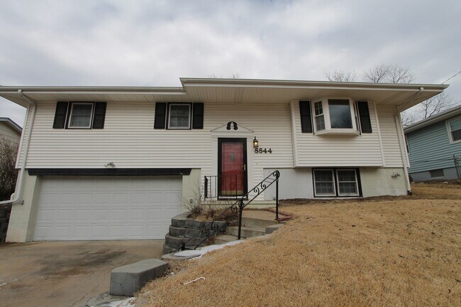 Foto del edificio - Beautiful 3 BD Home Available Soon!
