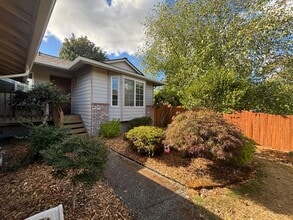 Building Photo - 3022 Russell Way