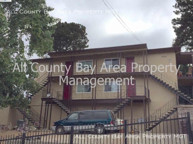 Primary Photo - 4 Bedroom Close to Mills College
