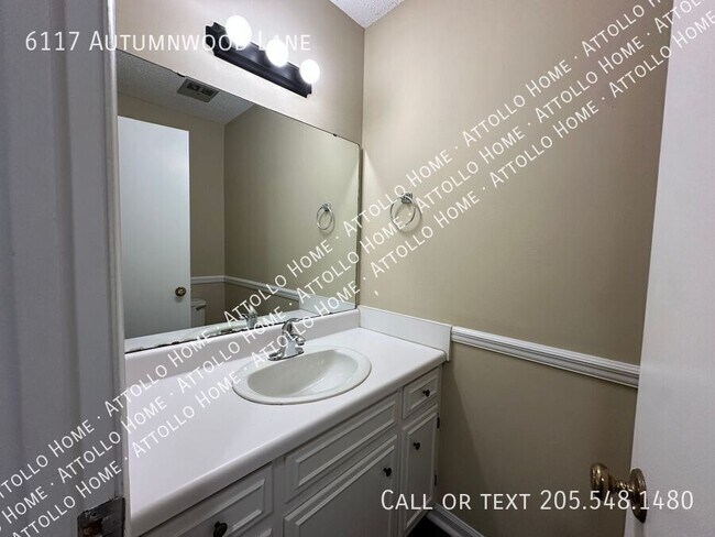 Foto del edificio - 6117 Autumnwood Ln