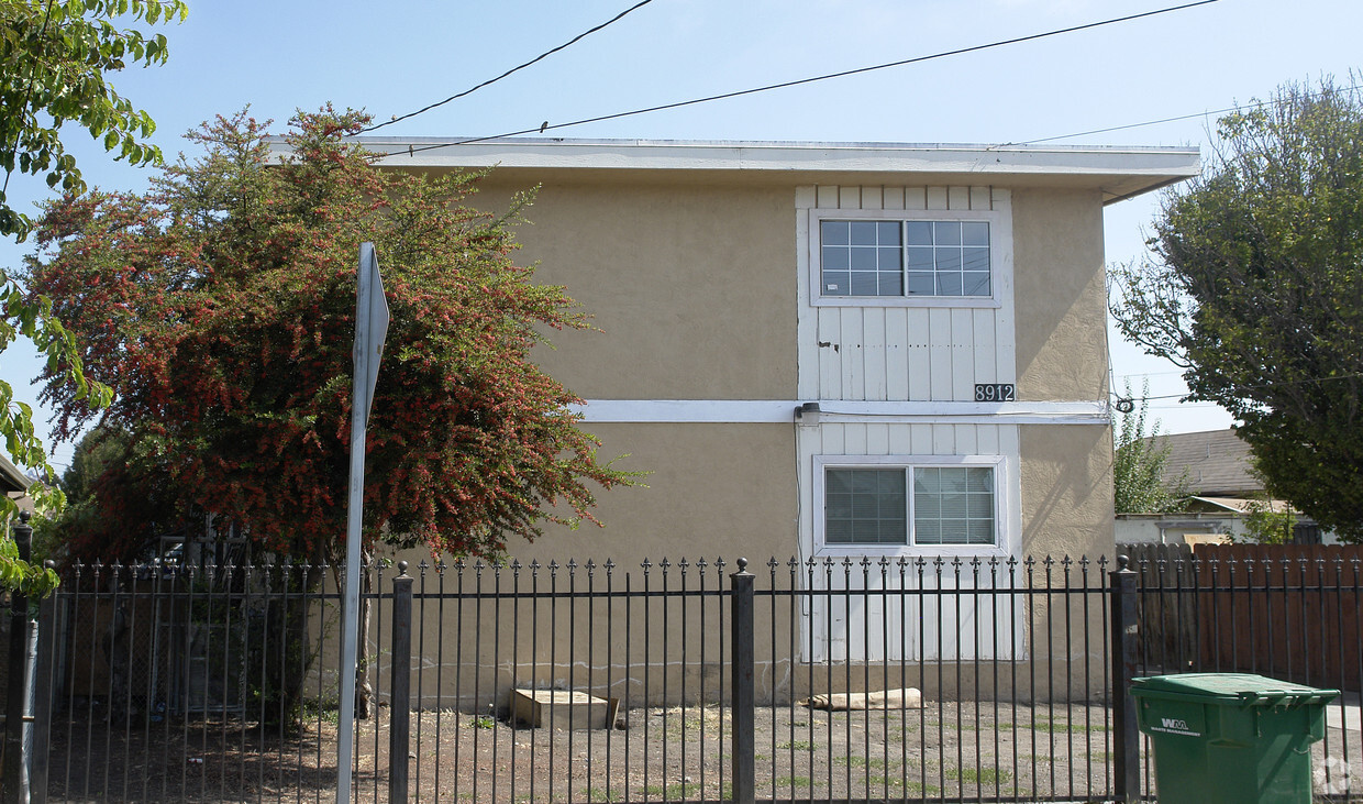 Building Photo - 8912 B St