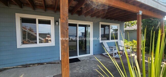 Foto del edificio - Quiet and charming 1 bedroom 1 bath DS apartment in Redondo Beach house