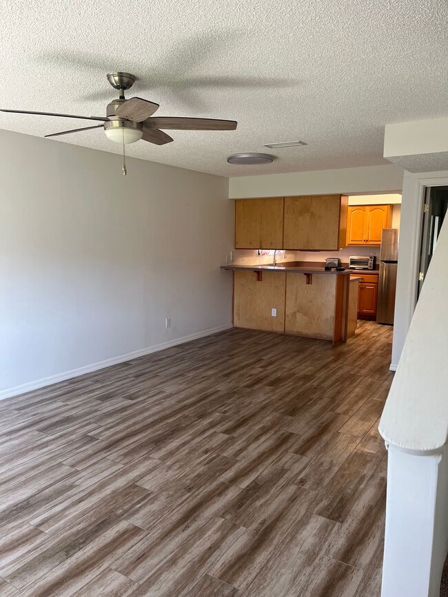 Building Photo - Great Beach Rental