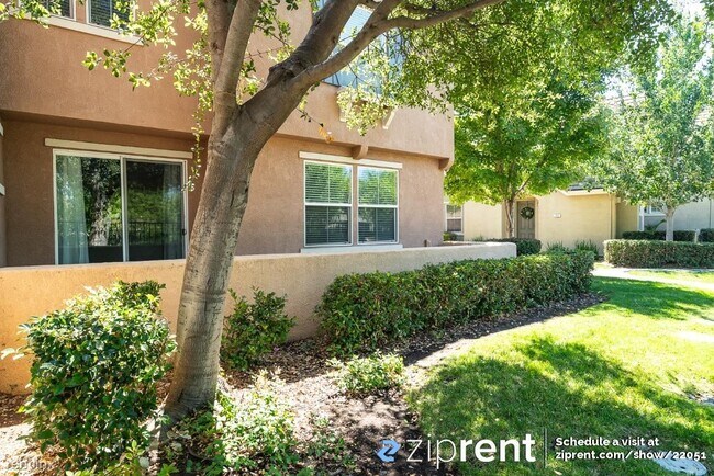 Foto del edificio - 4 br, 3 bath Townhome - 108 Dante Circle, ...