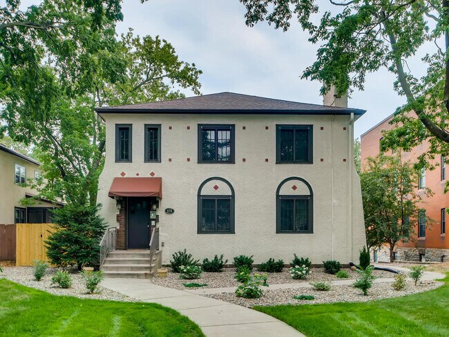 Building Photo - 670 Summit Ave