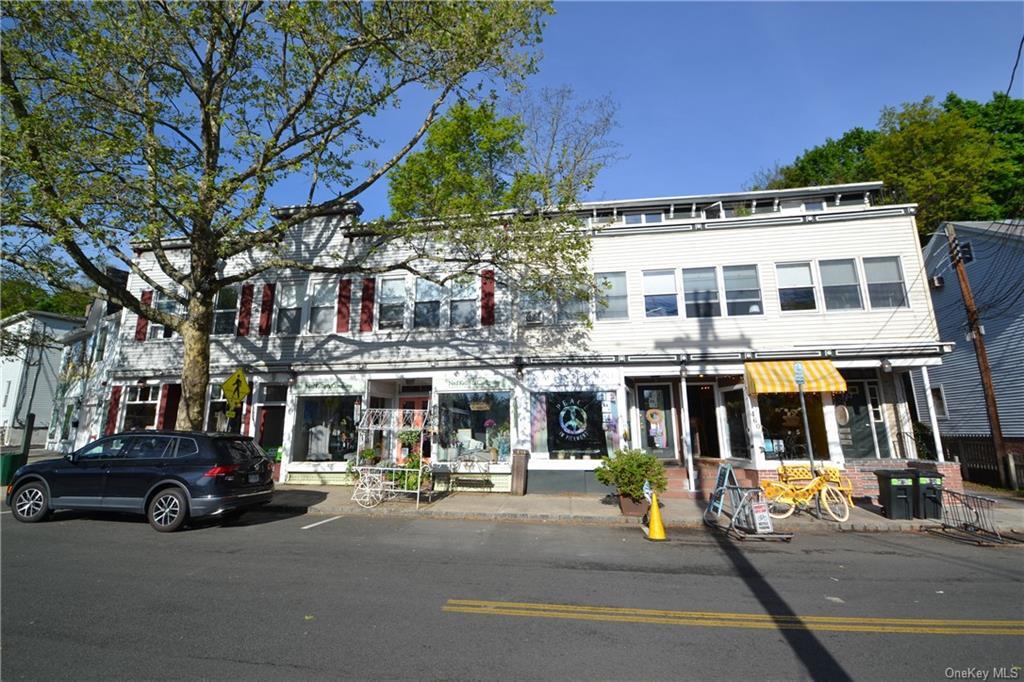 Primary Photo - 454 Piermont Ave