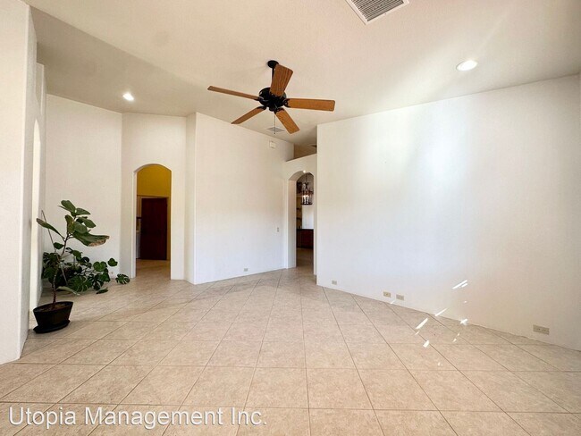 Foto del edificio - 3 br, 2.5 bath House - 9930 Brookline Ave