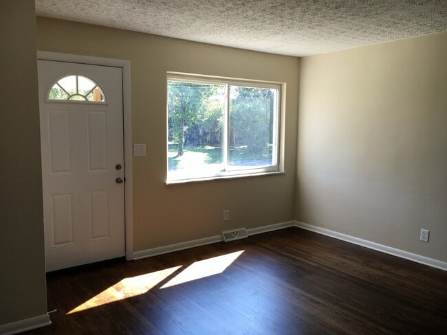 Foto del edificio - 3201-3205 Norwood St