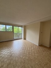 Building Photo - 345 Laurier Ave E