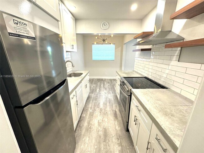 Foto del edificio - 2591 NE 55th Ct