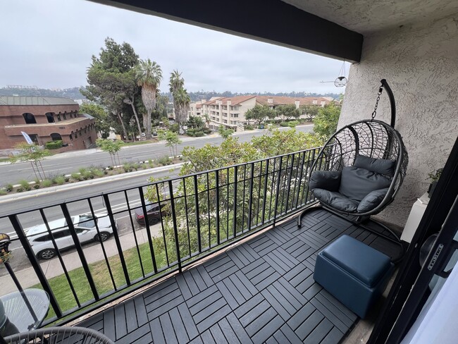 Building Photo - 6780 Friars Rd