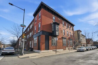 Building Photo - 1942 Christian St