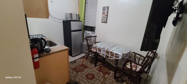Foto del edificio - 524 Timpson Pl