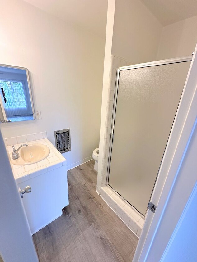 Foto del edificio - Single Unit  *INCOME RESTRICTED*