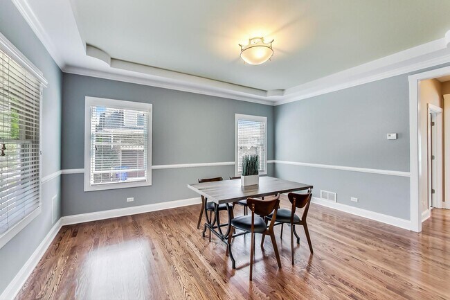 Foto del edificio - 220 E Franklin St