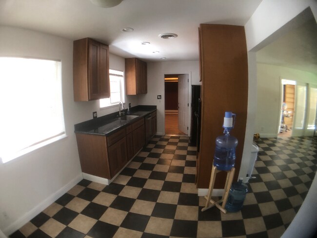 Foto del edificio - 906 Sycamore Ln