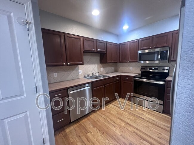 Foto del edificio - 15800 E 121st Ave