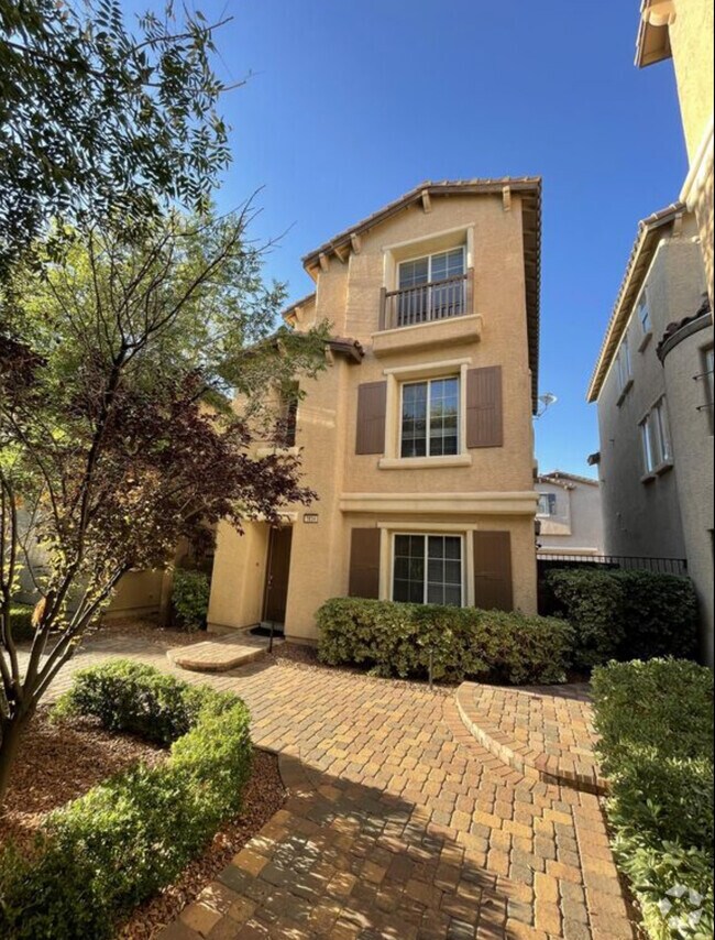 Summerlin Village Enclave Apartments for Rent with Washer & Dryer Las