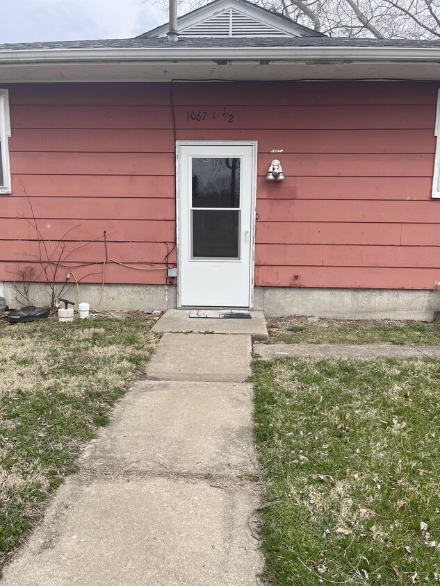 Primary Photo - 1067 S English Ave