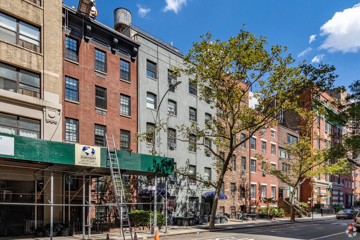 Primary Photo - 37-39 W 16th St