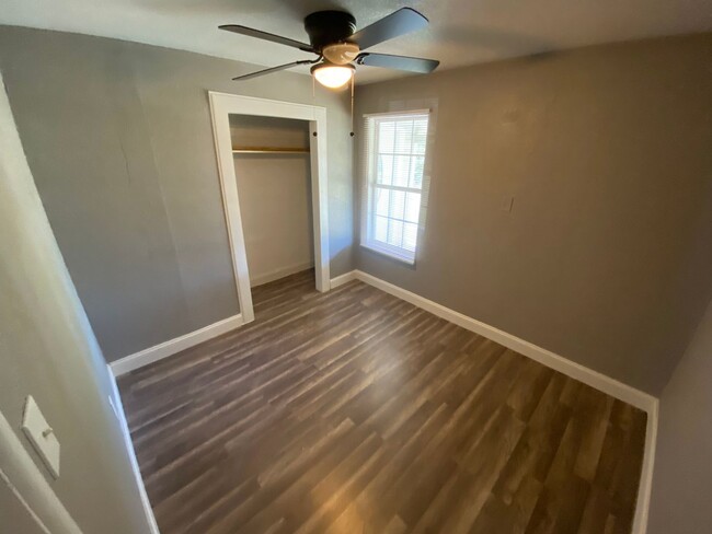 Building Photo - Country living 3 Bed 1 Bath House for Rent...