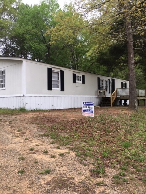 Primary Photo - Gray Court Home in Rural Setting