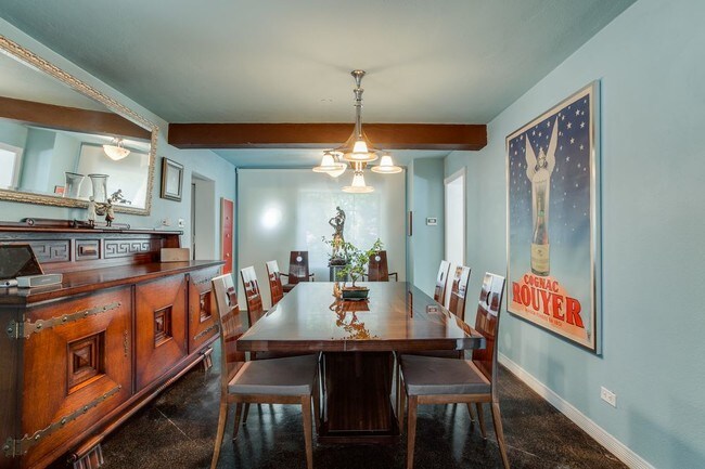 Foto del edificio - Historic Art Deco Home in Kessler Park