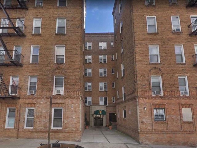 Building Photo - 35-91-91 161st St