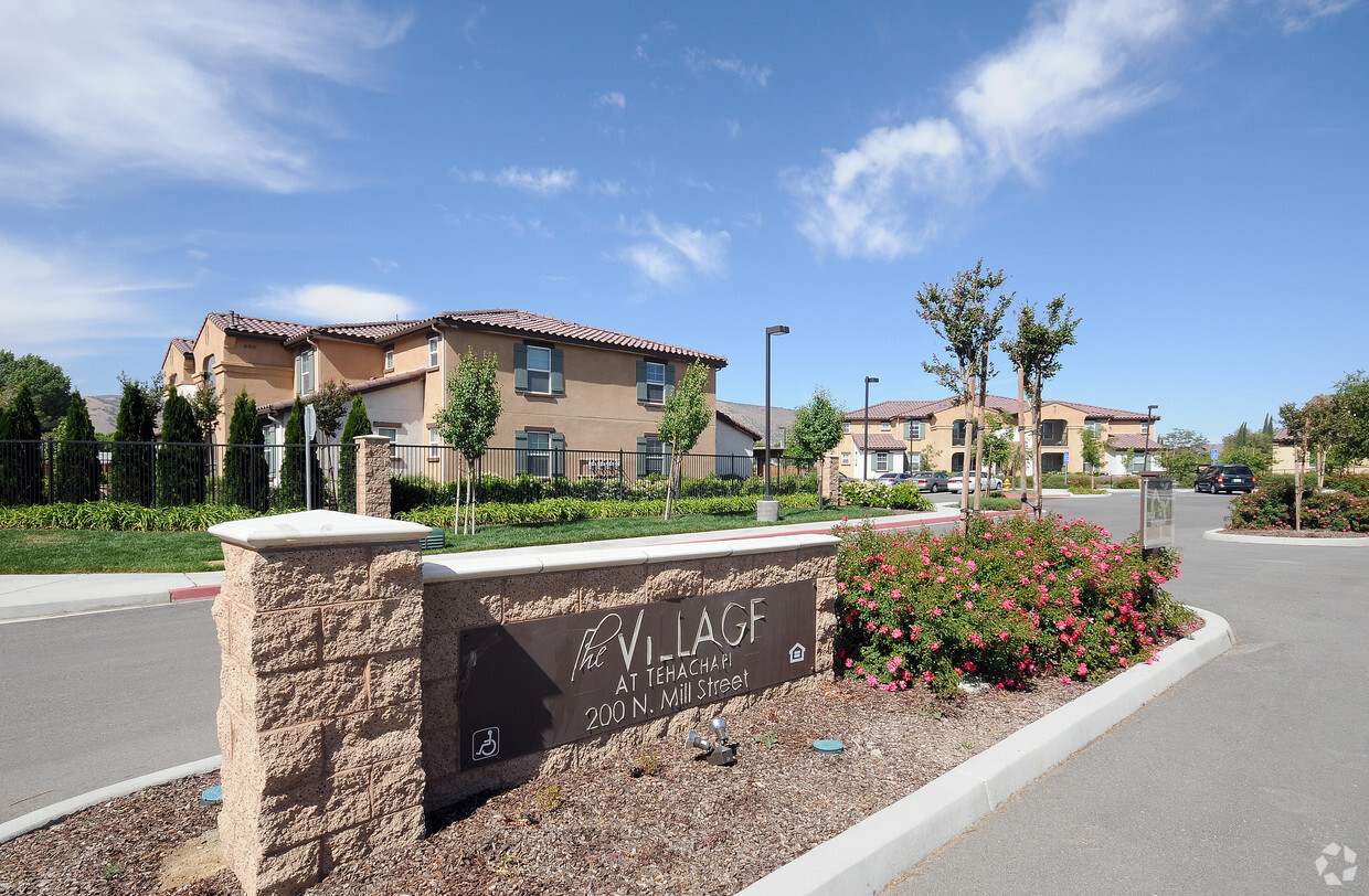 Building Photo - Village at Tehachapi