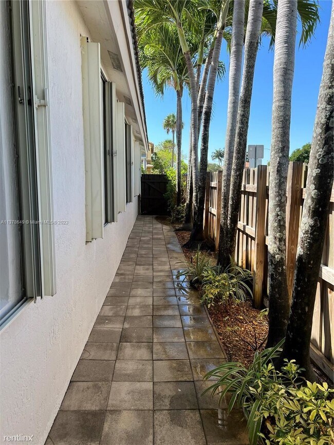 Building Photo - 3 br, 2 bath House - 11177 NW 79th Ln # 0
