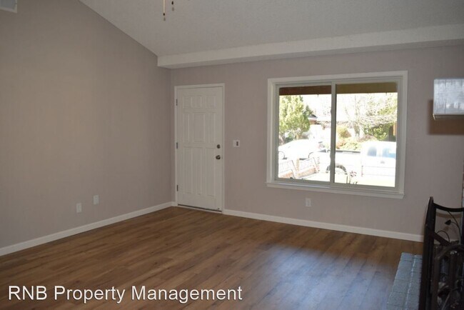 Building Photo - 3 br, 2 bath House - 3400 Meadow Way