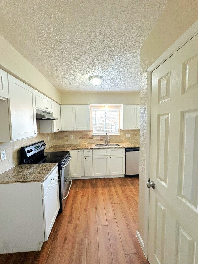 Building Photo - 22610 Leedstown Ln