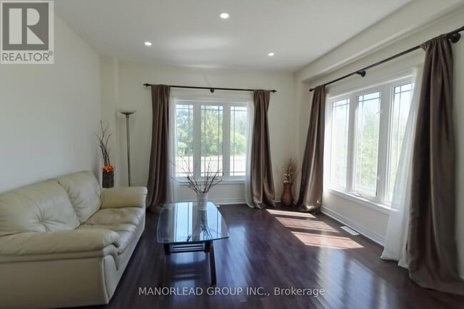 Photo du bâtiment - 18 Snowling Dr