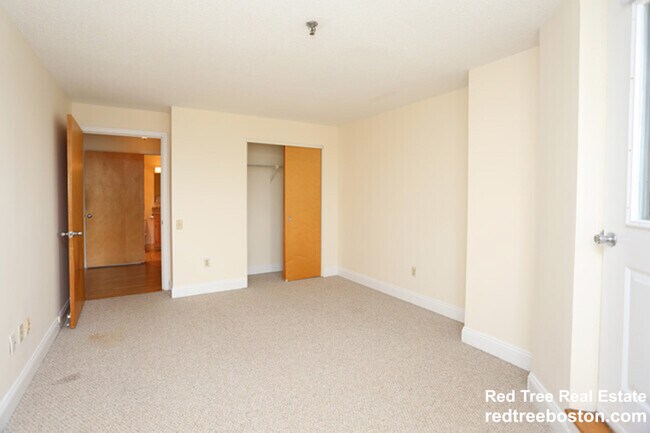 Building Photo - 1079 Commonwealth Ave