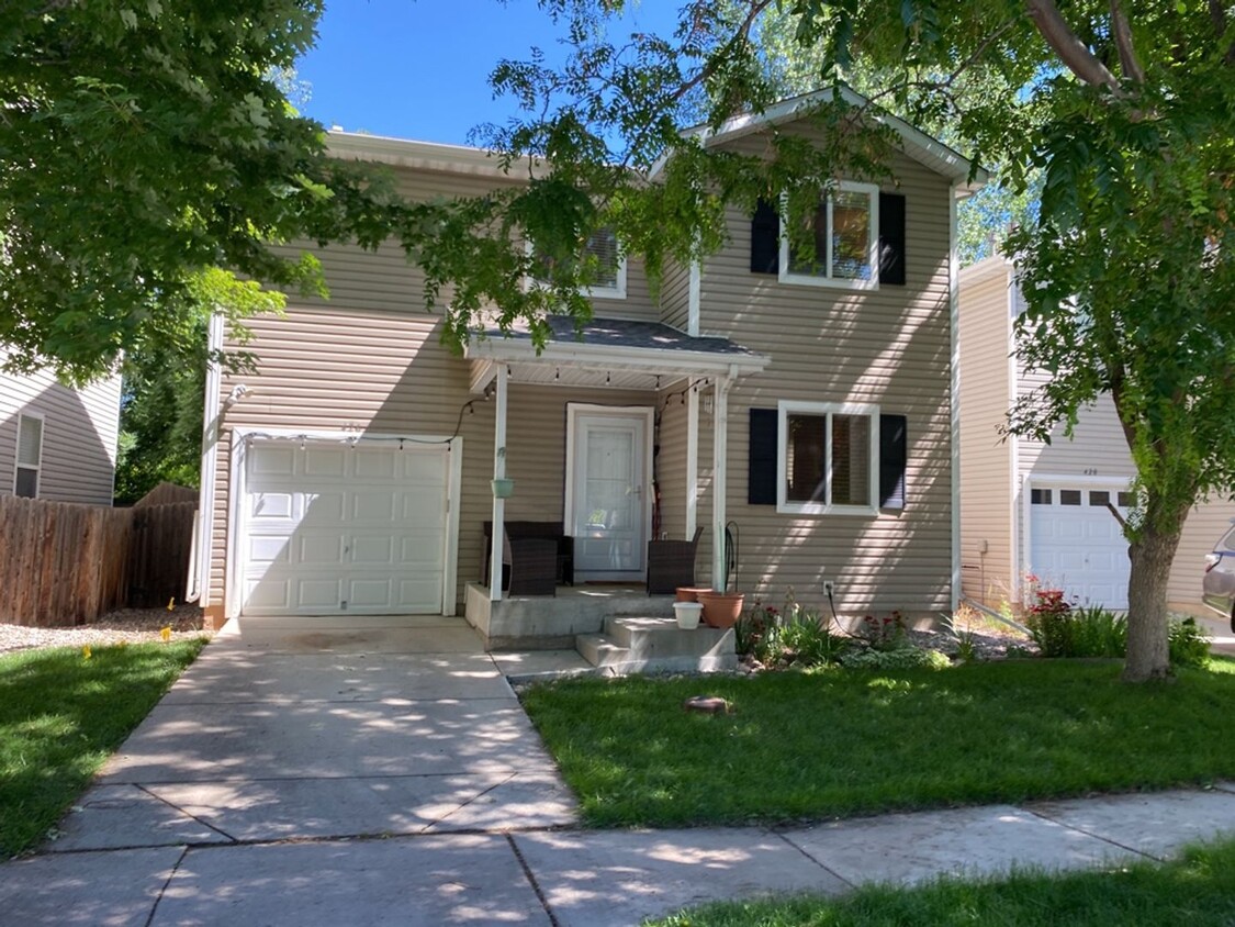 Primary Photo - Cute Two-Story Home w/ One-Car Garage and ...