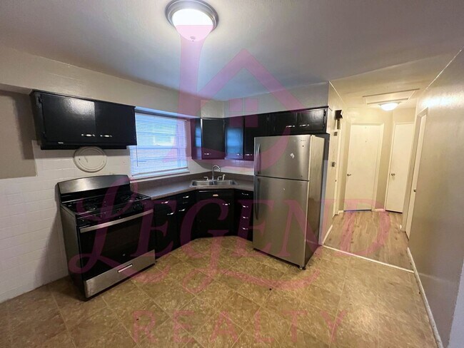 Foto del edificio - Charming 3-Bedroom 1 Bathroom Home!