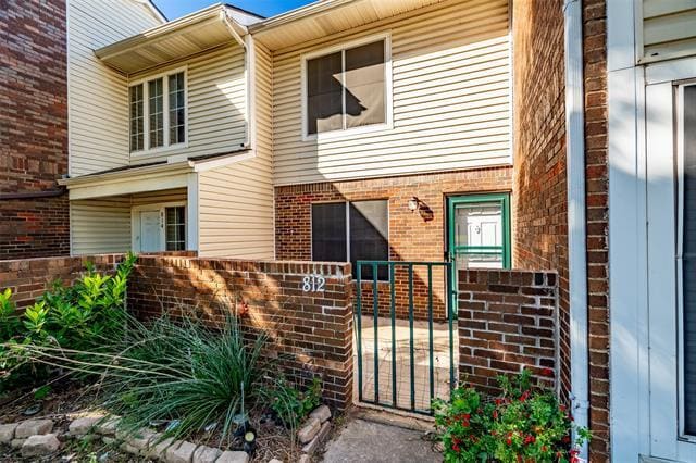 Building Photo - 812 Creekside Dr