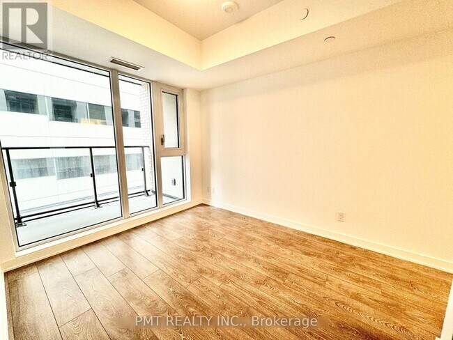 Building Photo - 543 Richmond St W