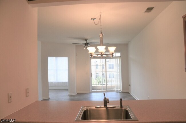 Building Photo - 3301 Cleveland Ln