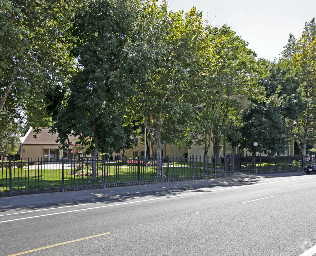 Building Photo - Sky Parkway Terrace For Senior