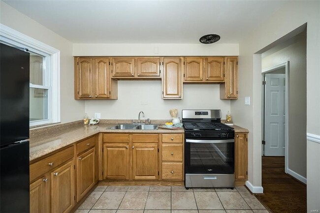 Building Photo - 9906 Calumet Dr