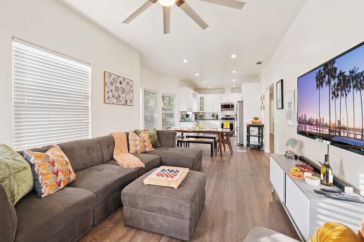 Foto principal - 3112 Nimitz Blvd