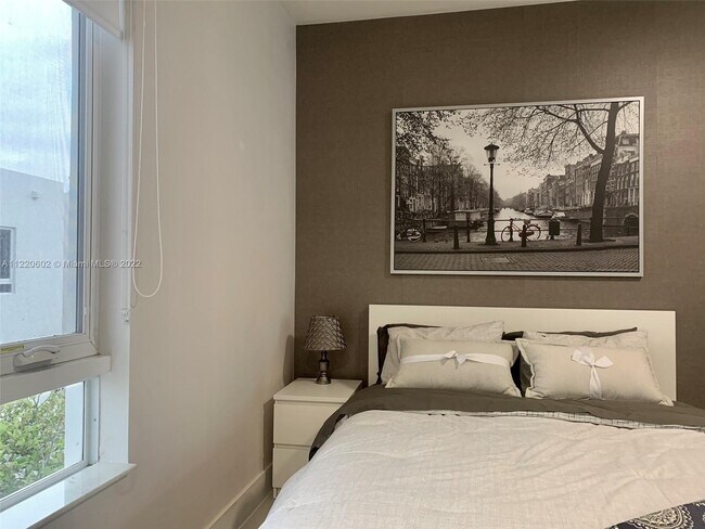 Foto del edificio - 6428 N W 104th path