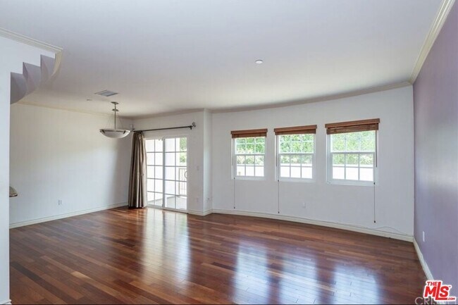 Building Photo - 4832 Whitsett Ave