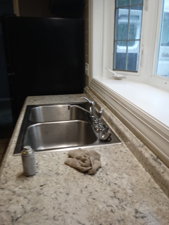 Foto del edificio - 2817 Rowell St