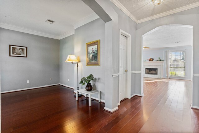 Foto del edificio - 6419 Sutter Park Ln