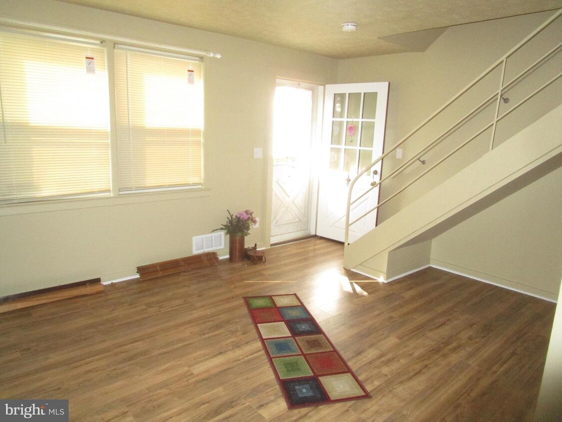 Primary Photo - 2816 Keating St