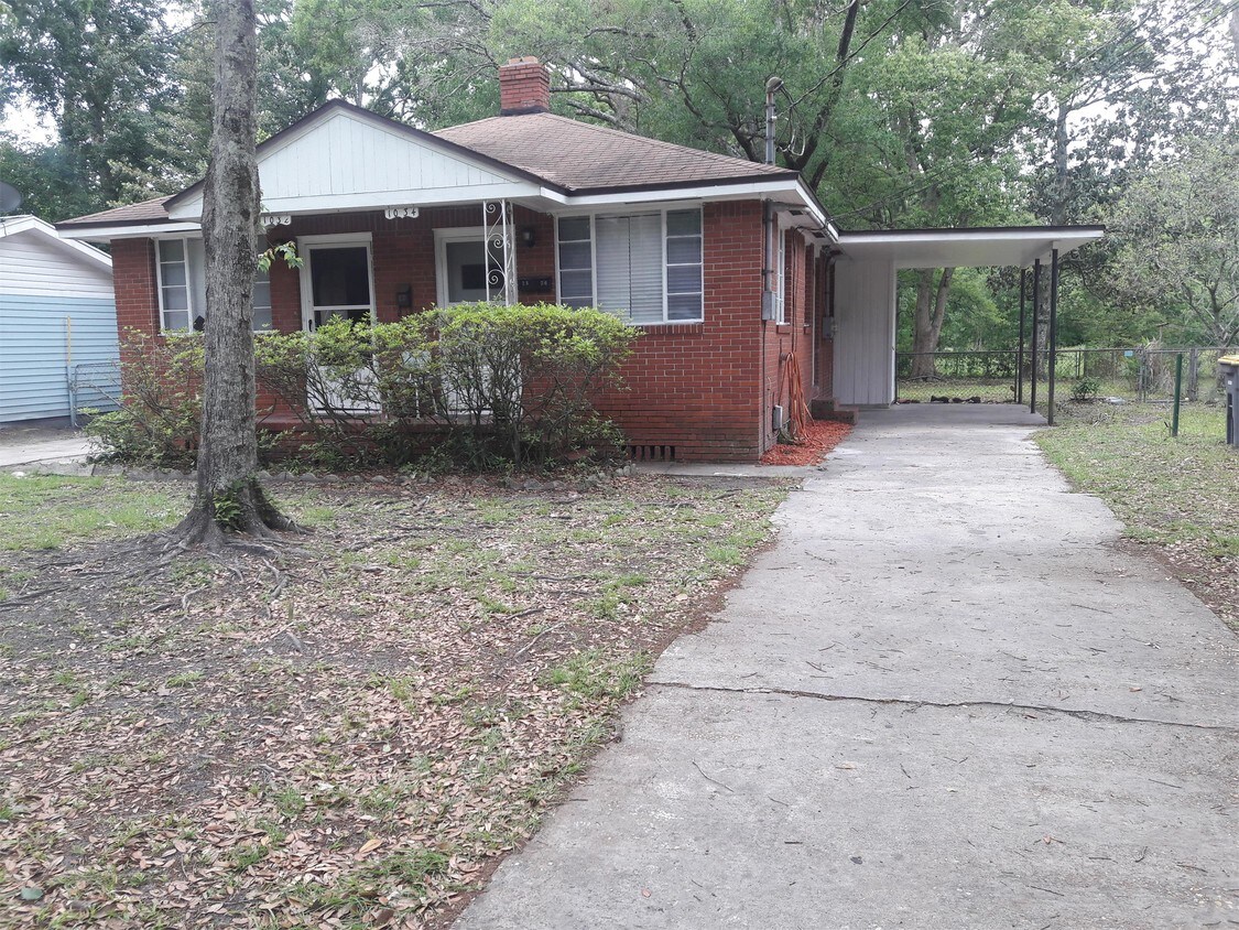 Primary Photo - 1034 St Clair St