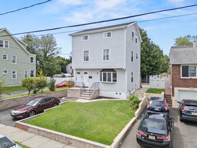 Foto del edificio - 97 Cedar Hill Ave